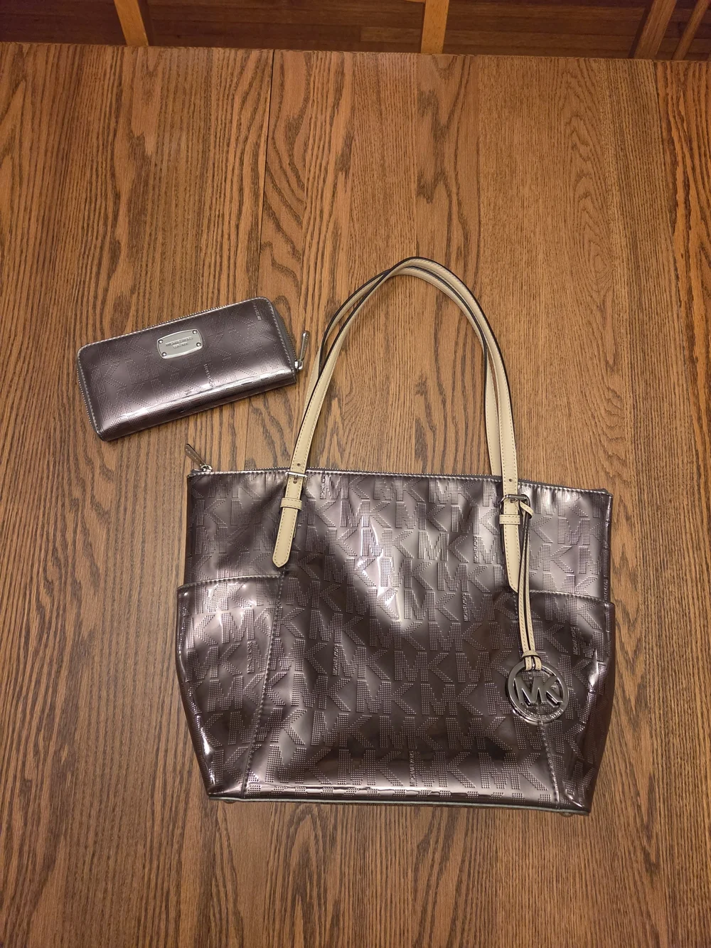 Michael Kors Jet Set East West Tote With Matching Wallet